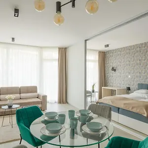 4* מלון Parizs Garden