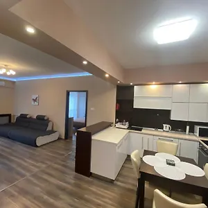 Modern City-center Apartman