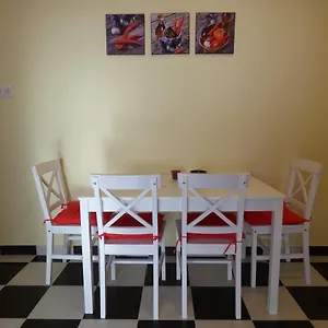 Apartament Yellow, Debreţin